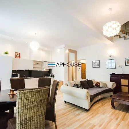 Apartman Bright And Spacious